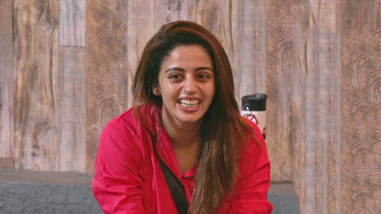 Watch Bigg Boss 12 Are You Single Nehha Online Voot Shorts The clip which wasn't telecasted!